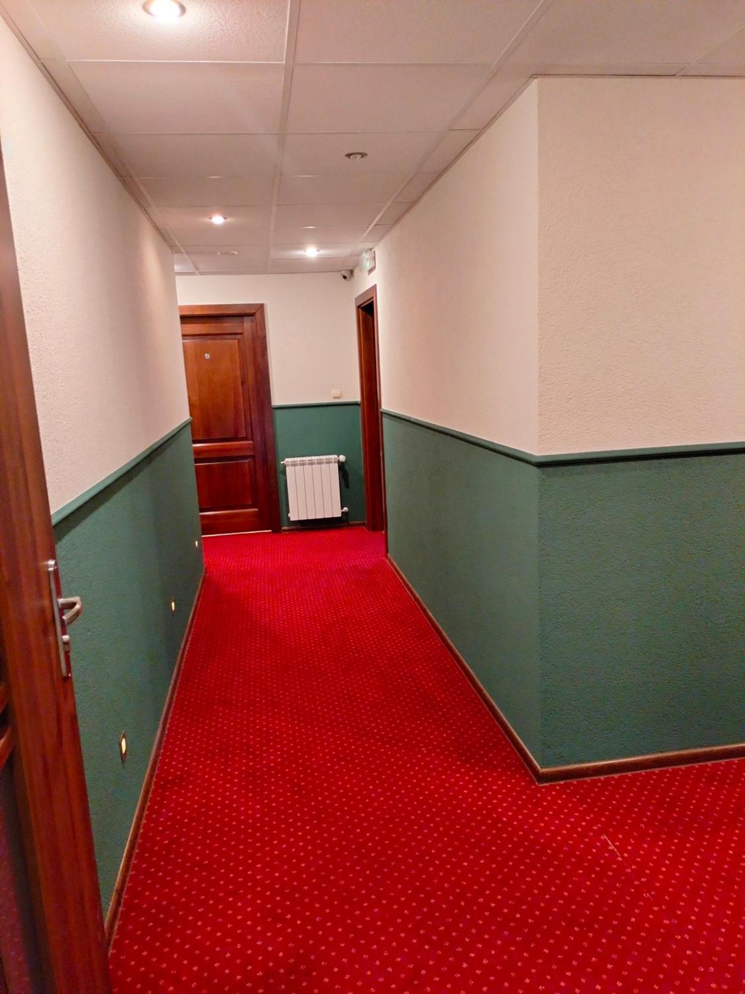 Bankietowa Hotel & Restauracja Ostrów Wielkopolski Buitenkant foto