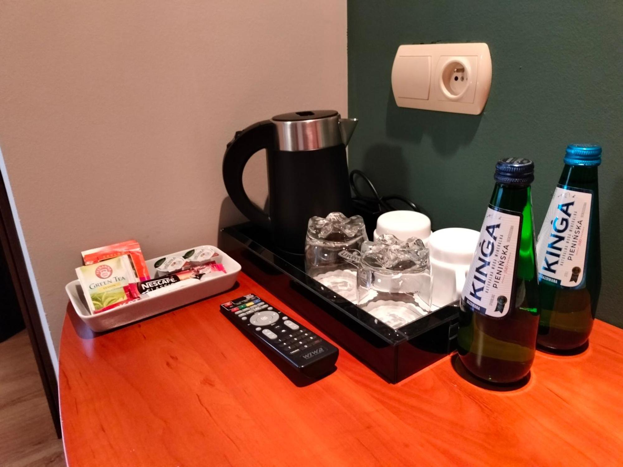 Bankietowa Hotel & Restauracja Ostrów Wielkopolski Buitenkant foto