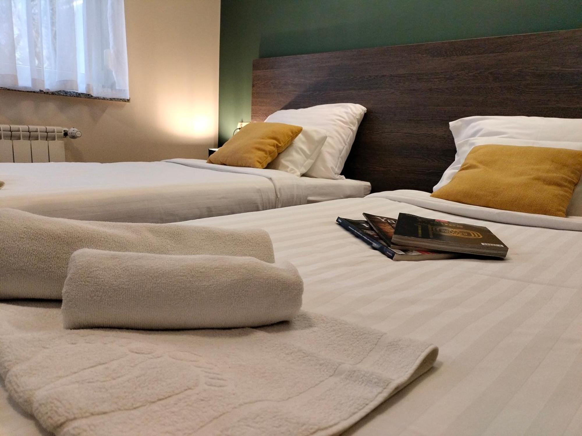 Bankietowa Hotel & Restauracja Ostrów Wielkopolski Buitenkant foto