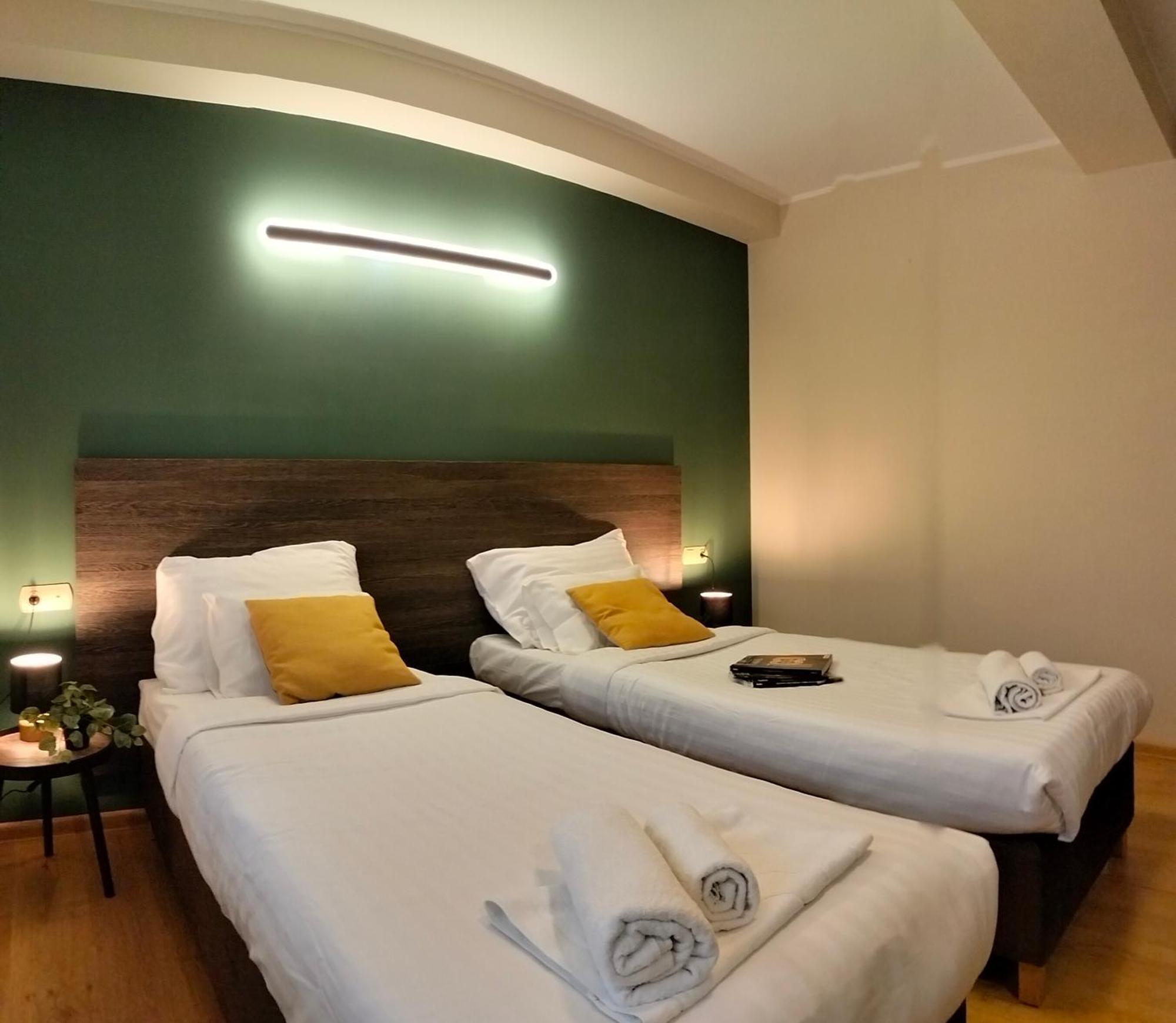 Bankietowa Hotel & Restauracja Ostrów Wielkopolski Buitenkant foto