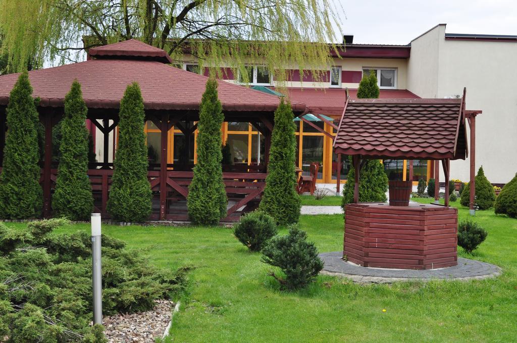 Bankietowa Hotel & Restauracja Ostrów Wielkopolski Buitenkant foto