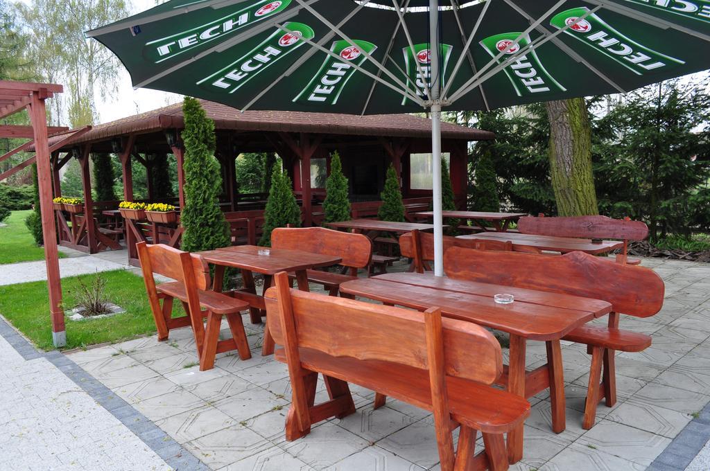 Bankietowa Hotel & Restauracja Ostrów Wielkopolski Buitenkant foto